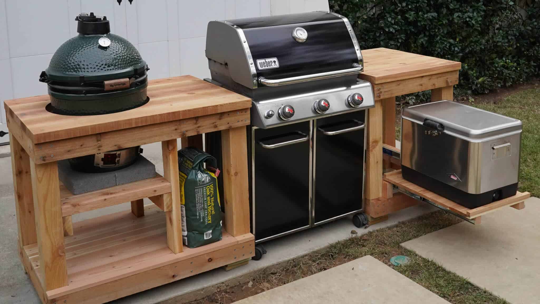 Grill island idea for an outdoor kitchen