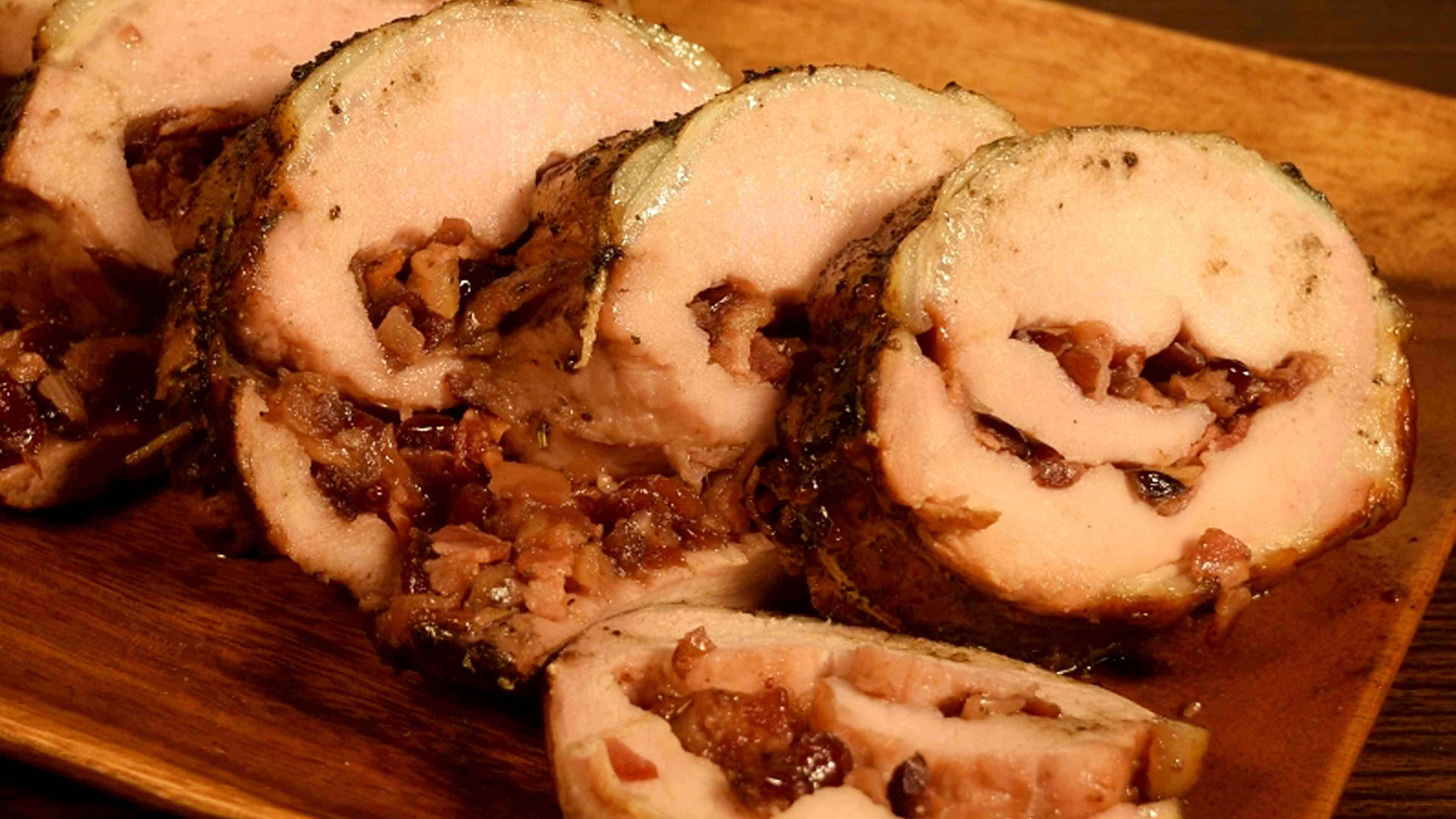 Pork loin stuffed with bacon and apples